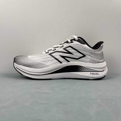 X  New Balance FuelCell  MWWKECC1  40 40 5 41 42 42 5 43 44